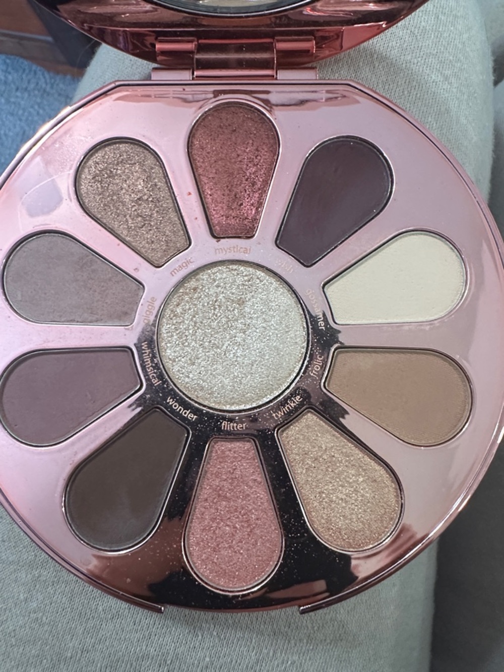 TARTE- Love Trust & Fairy Dust - 12-Shade palette - Picture 6 of 9